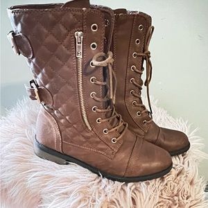 Stylish combat boot